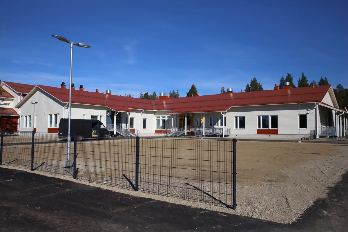 Karigasniemen uusi koulu.