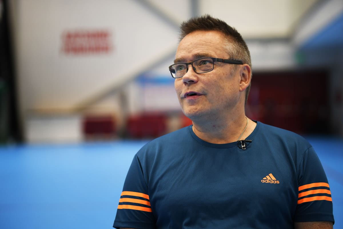 Markku Tuomi på bild. Han är Teemu Tamminens gamla tränare och numera tränare för Cocks damlag.