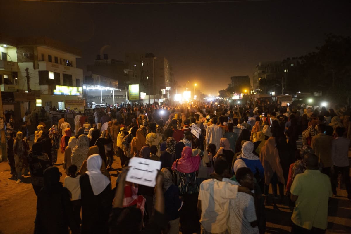 Mielenosoittajat jatkoivat vallankaappauksen vastustamista Sudanin pääkaupungissa Khartumissa torstaina.