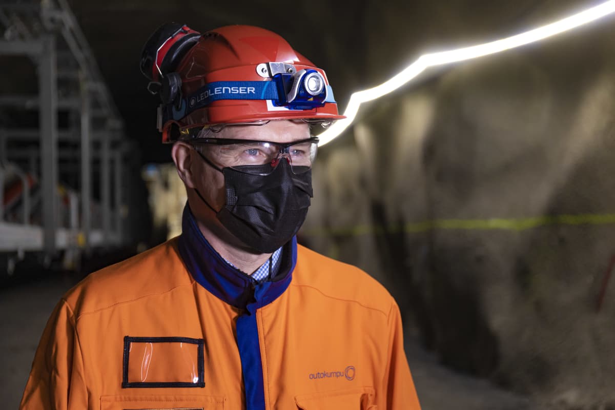 ferrokromi liiketoiminnan johtaja Martti Sassi Outokummun Kemin kaivoksessa.