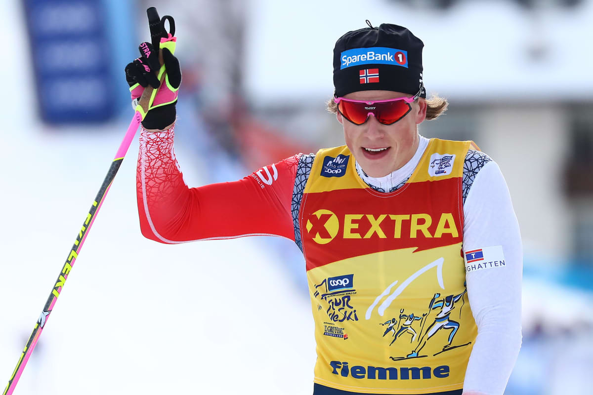 Johannes Hösflot Kläbo tuulettaa Tour de Ski -kiertueella tammikuun alussa 2022.