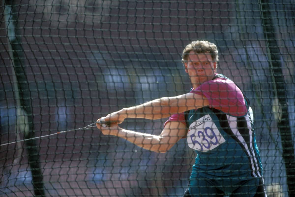 Moukarinheiton olympiamitalisti Igor Nikulin kuvassa. 