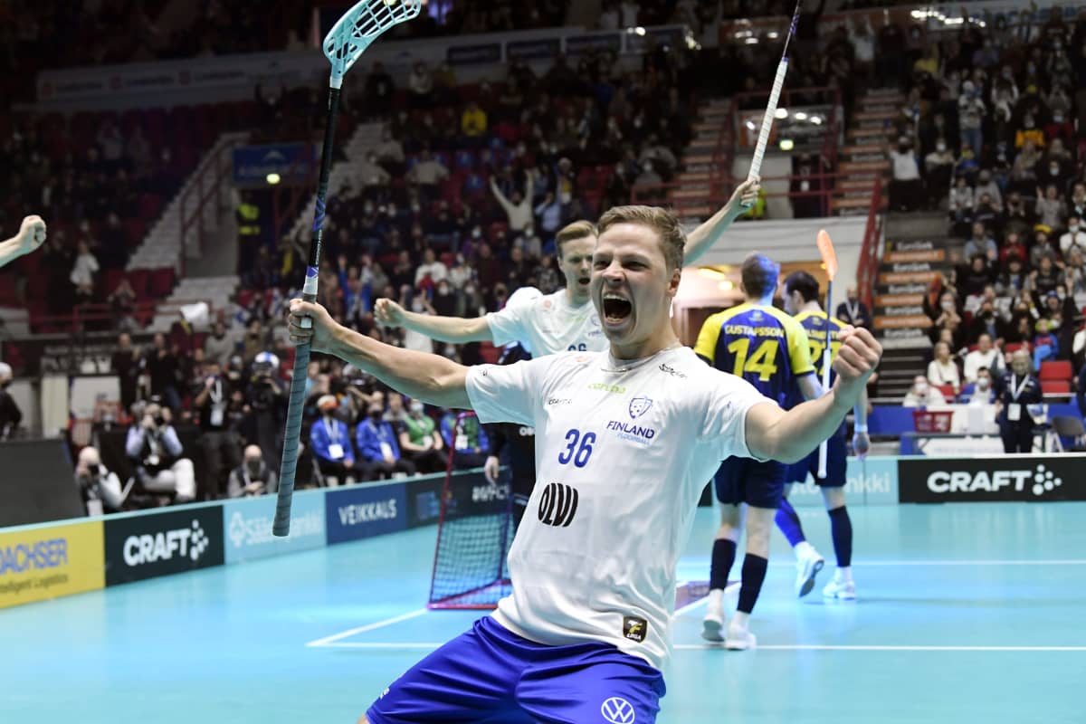 Ville Lastikka kokosi hattutempun Ruotsia vastaan MM-kisojen alkusarjassa. 