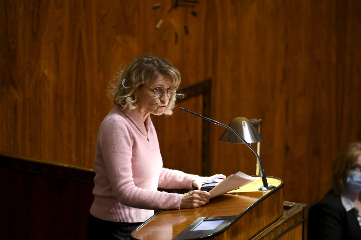 Kristillisdemokraattien Päivi Räsänen eduskunnan täysistunnossa Helsingissä 28. joulukuuta.
