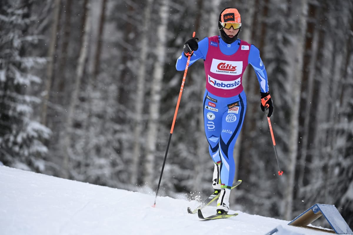 Jasmi Joensuu hiihtää 10 kilometrillä SM-kisoissa.
