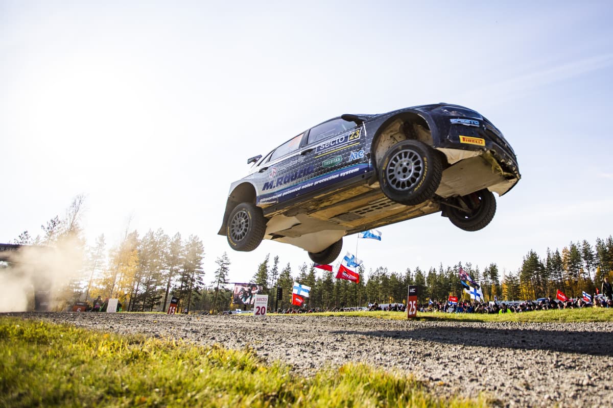 Teemu Suninen tykitti Jyväskylän MM-rallissa WRC2-luokan voittoon ja kokonaiskisan kahdeksanneksi.