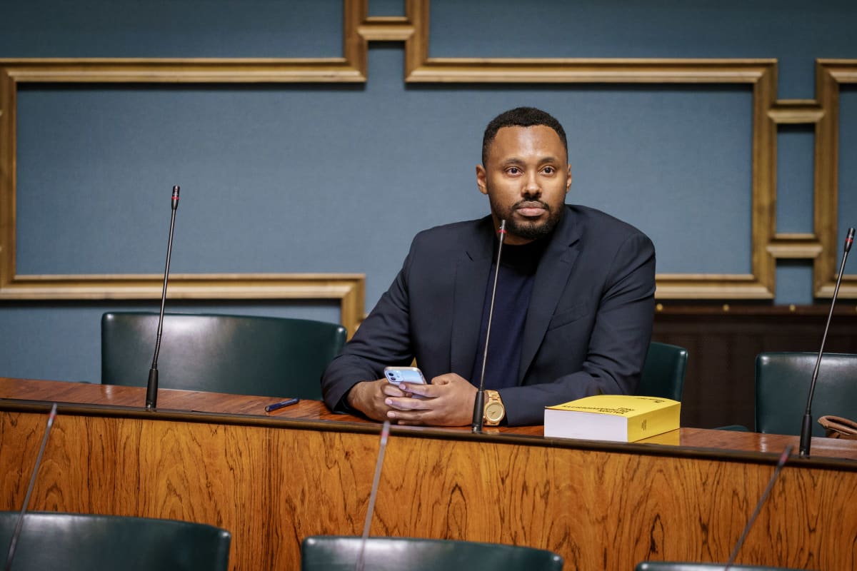 First Somali-background MP sent noose in the mail | News | Yle Uutiset