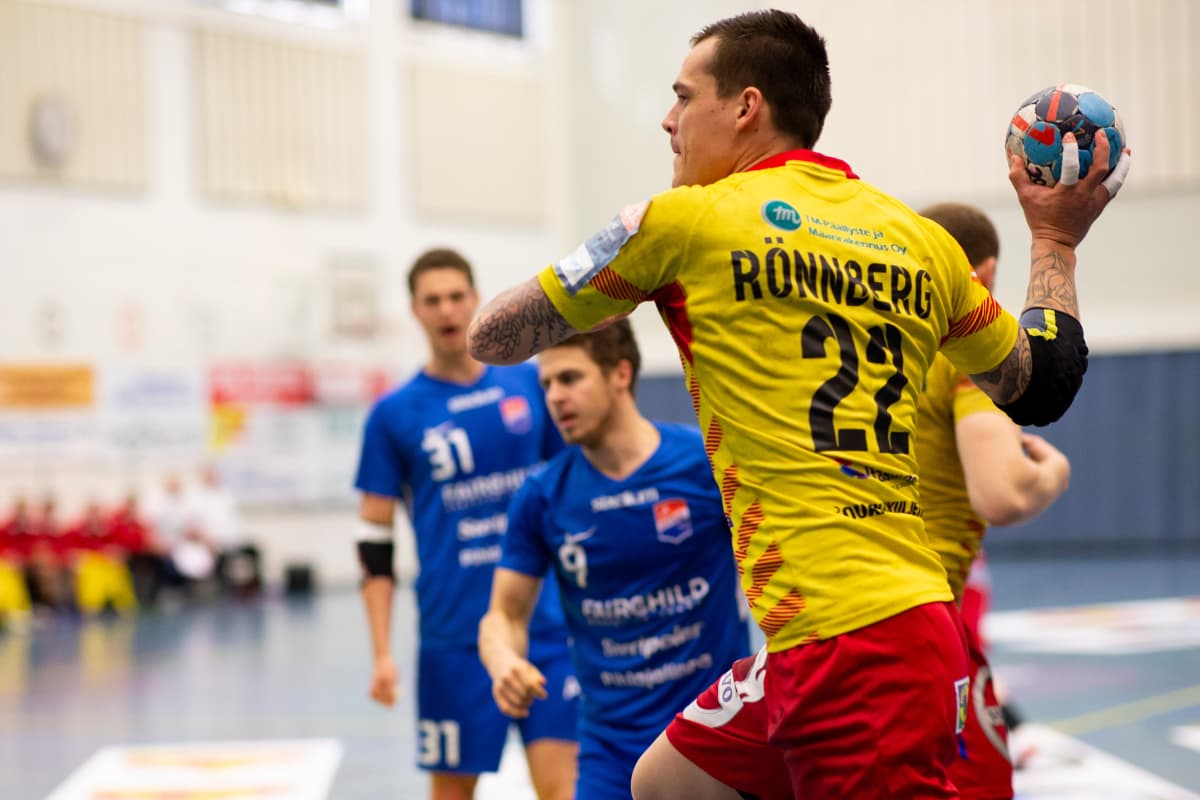 Nico Rönnberg jatkaa Riihimäen Cocksissa ensi kaudella.