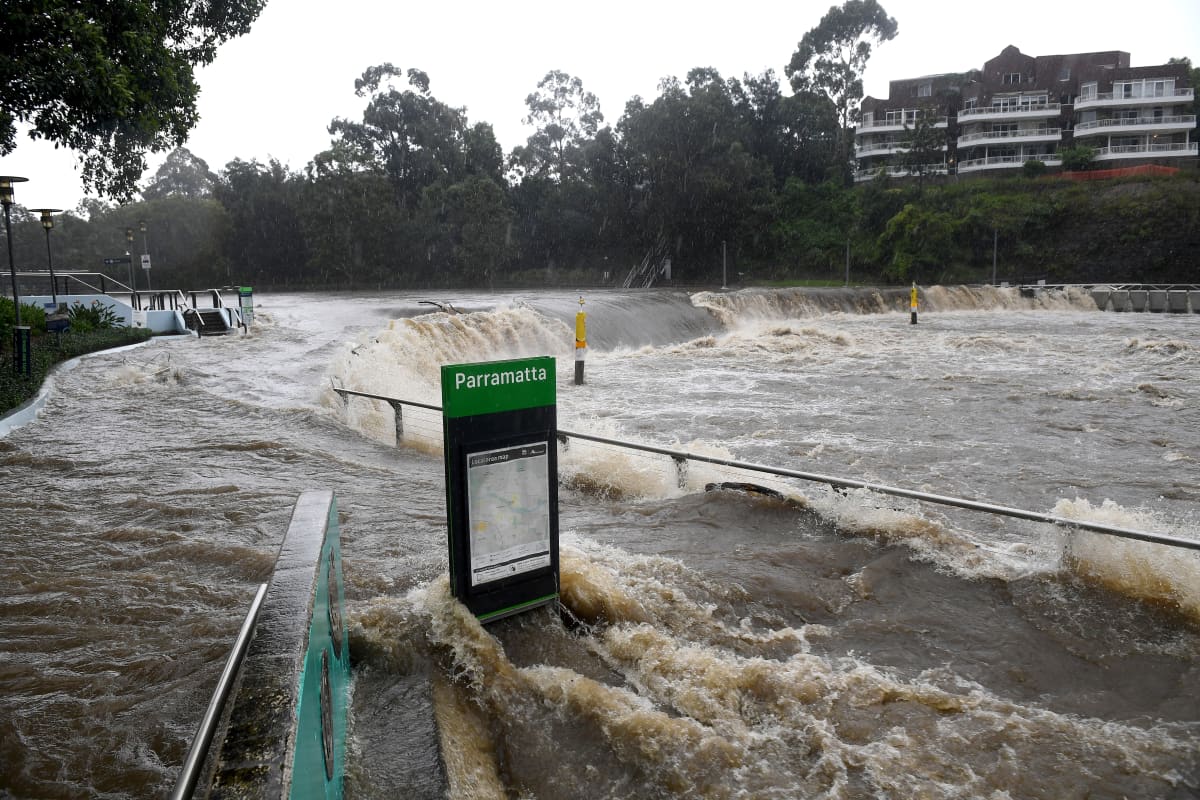 Parramatta-joki tulvii Syndeyssä.