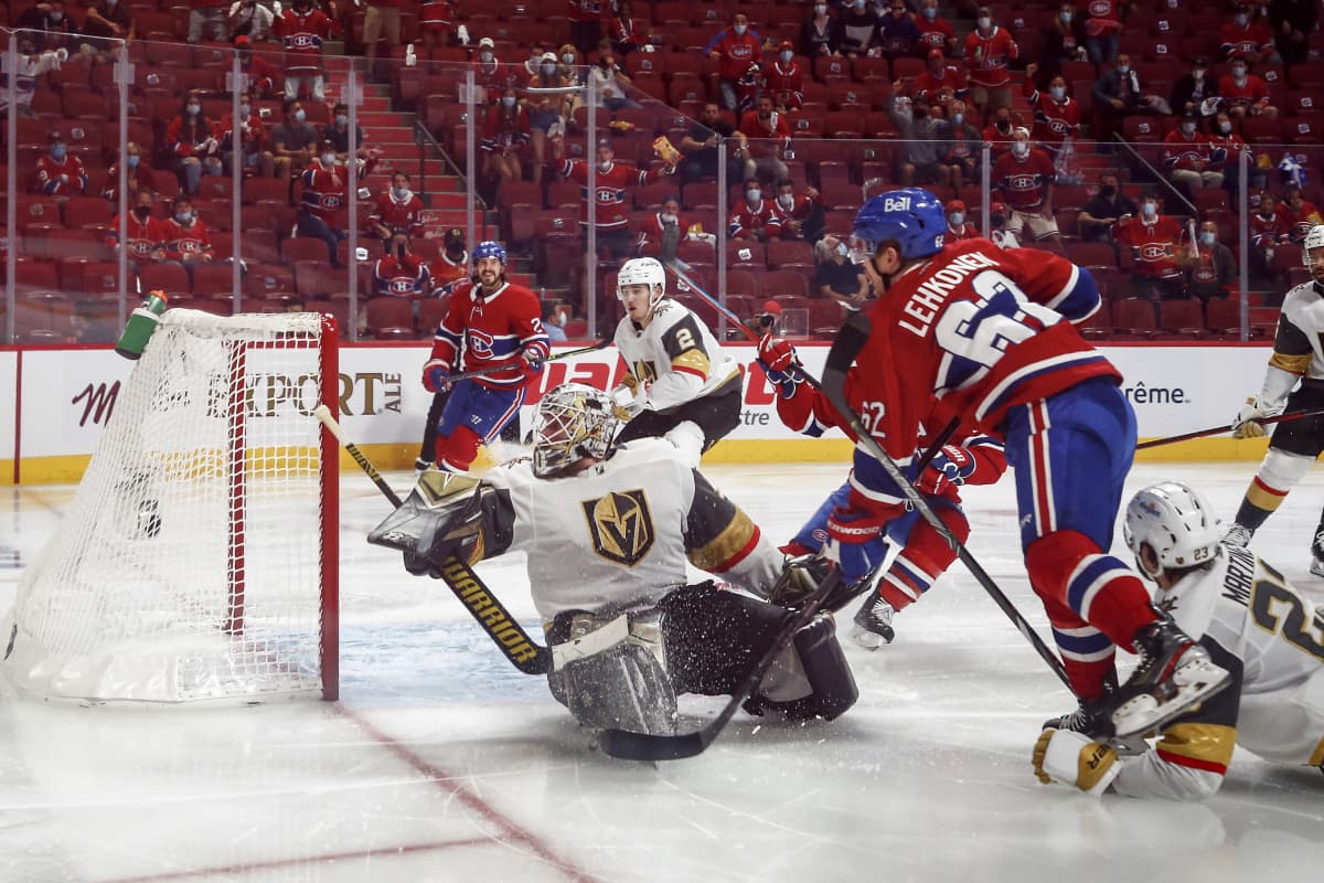 Artturi Lehkonen tekee maalin NHL:n välierissä Vegan Golden Knightsin verkkoon.