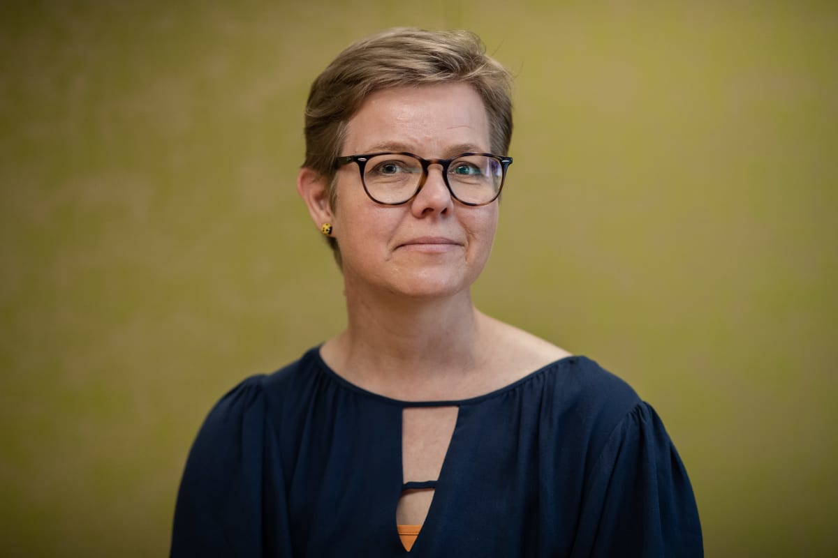 Kuvassa on ilmasto- ja ympäristöministeri Krista Mikkonen.