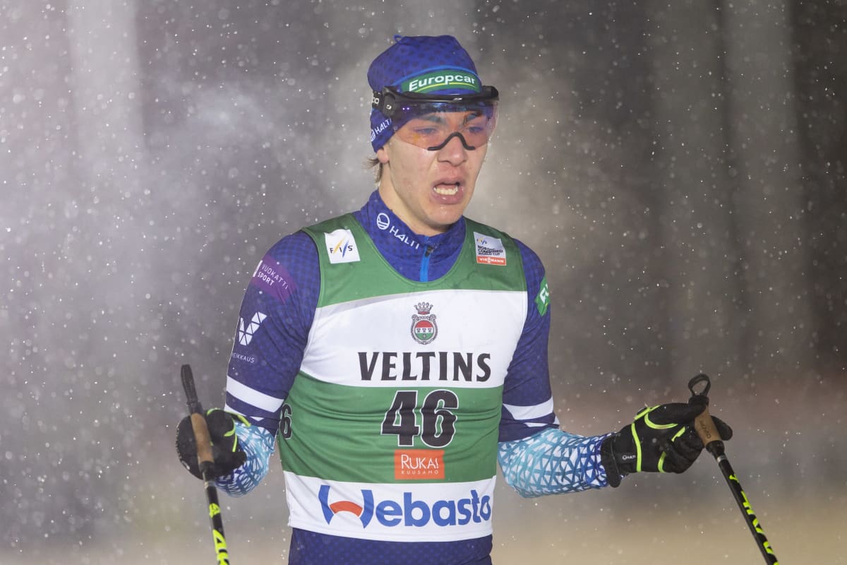 Otto Niittykoski hiihtää Rukalla 2021.