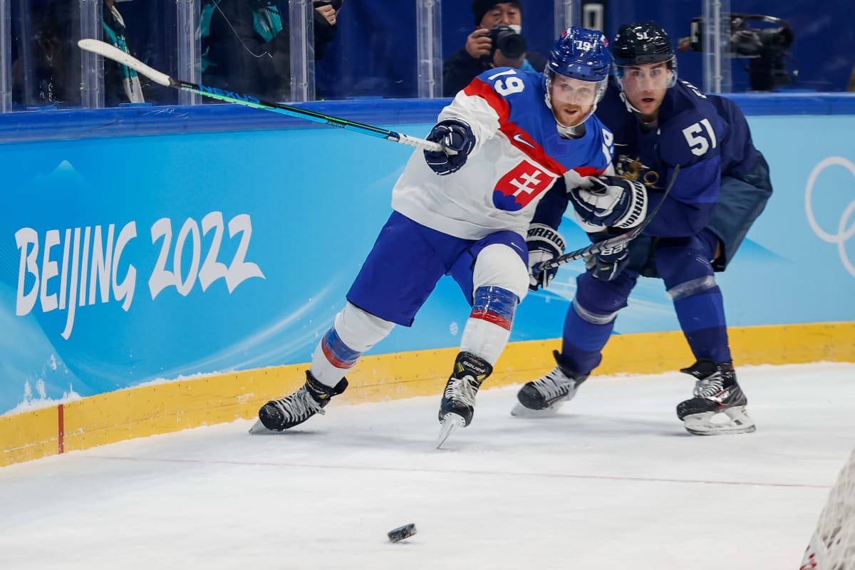 Slovakian Michal Kristof yrittää karata Suomen Valtteri Filppulalta olympiavälierässä.