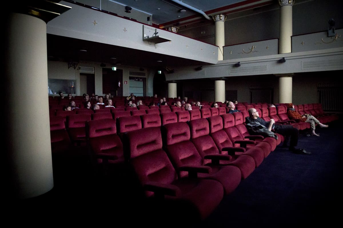 Elokuvateatteri Orionin sali.