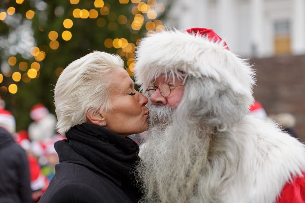 12 vinkkiä pukinkotin täyttämiseen – tässä lista joulumyyjäisten ykkösistä  | Yle Uutiset