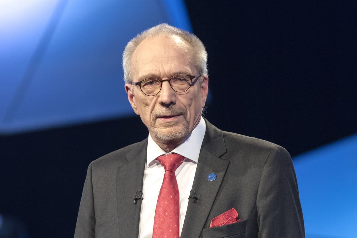 Nils Torvalds pitää puhetta presidenttitentissä, Nils Torvalds presidenttitentti 10.01.2018, presidenttipäivät TV1