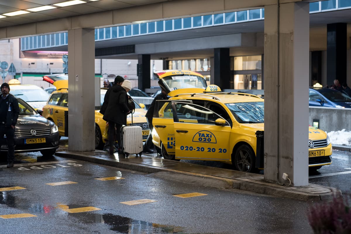 Tukholma taksit Arlanda Express Asemalla.