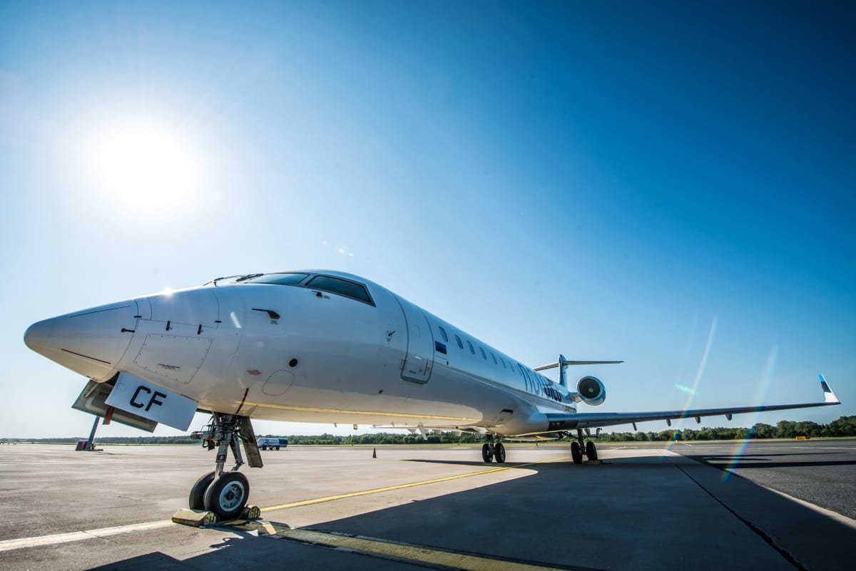 Virolaisen  XFlyn Bombardier CRJ-700 -kone 