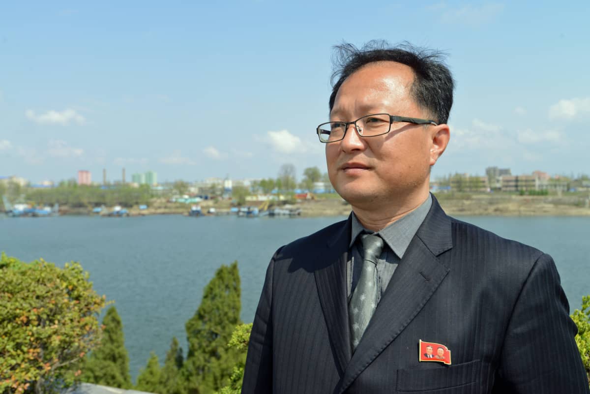 Yksikönpäällikkö Pak Yun Sik Pohjois-Korean ulkoministeriöstä.