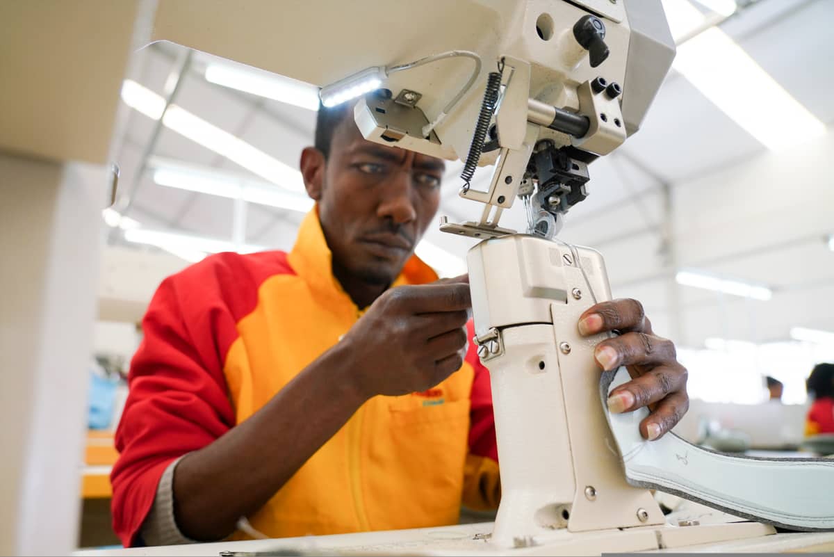 Etiopian kilpailuvaltti on matala palkkataso. Tehdastyöntekijöiden kuukausiansio on keskimäärin 80 euroa.