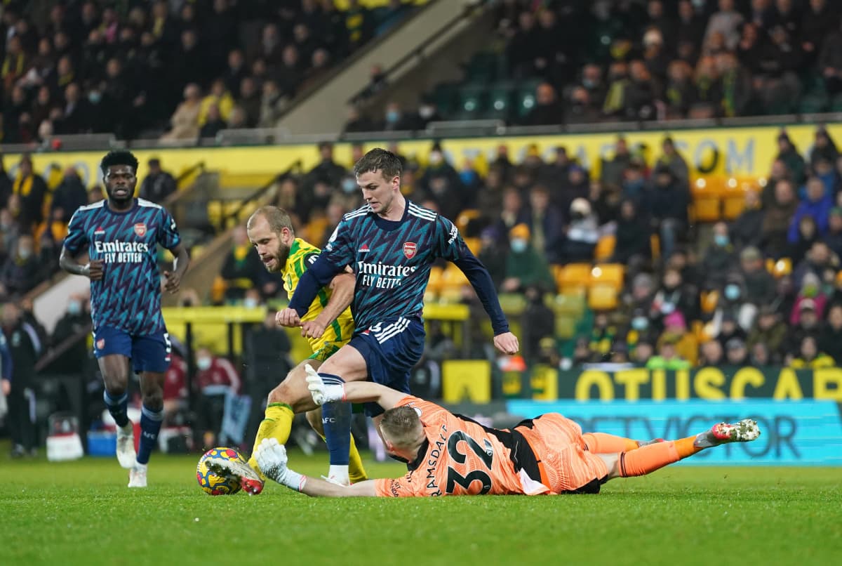 Norwichin kärki Teemu Pukki yrittää maalia Arsenal-ottelussa 26.12.2021.