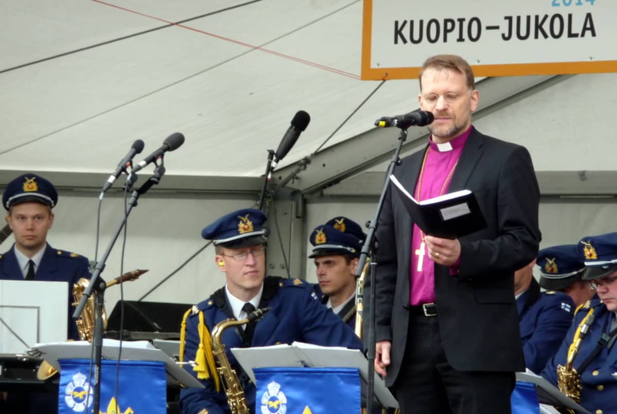 Ensimmäistä kertaa Jukolan viestiin osallistuva piispa: 