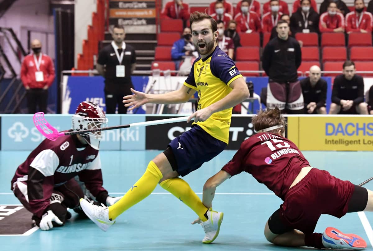 Sverige gör mot Lettland i VM i innebandy.