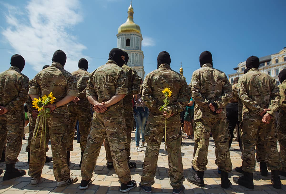 Azov-pataljoonan uusia jäseniä valanvannomistilaisuudessa Kiovassa 16. heinäkuuta.