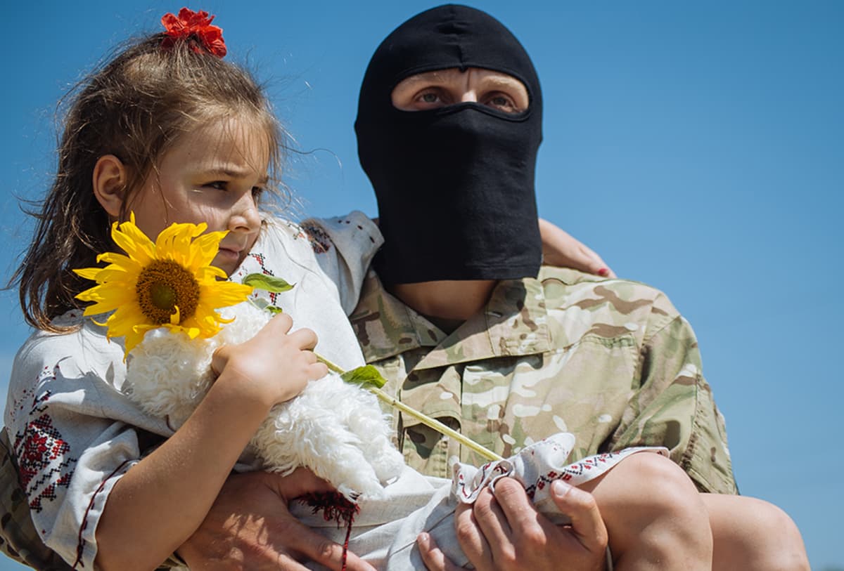 Sotilas valmistautui lähtemään Itä-Ukrainaan Azov-pataljoonan mukana 16. heinäkuuta.