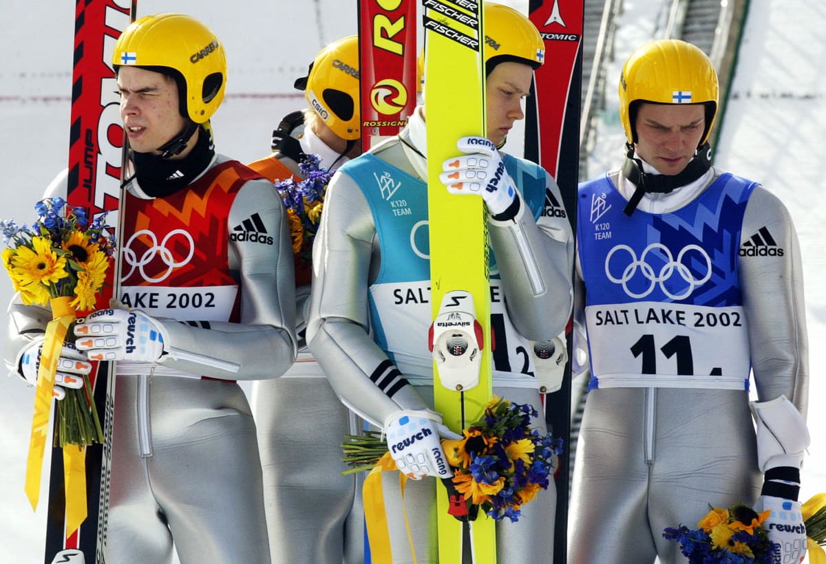 Suomen mäkimiehet jäivät joukkuemäessa olympiahopealle ja joutuivat pettymään.