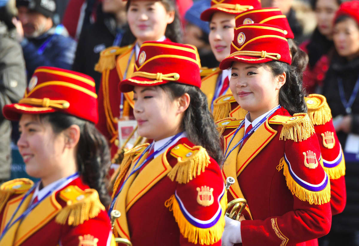 Pohjois-Korealaisia cheerleaderitä Etelä-Korean olympialaisissa.