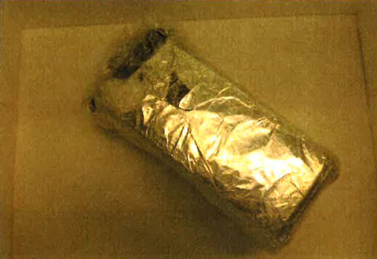 tukku seteleitä foliossa