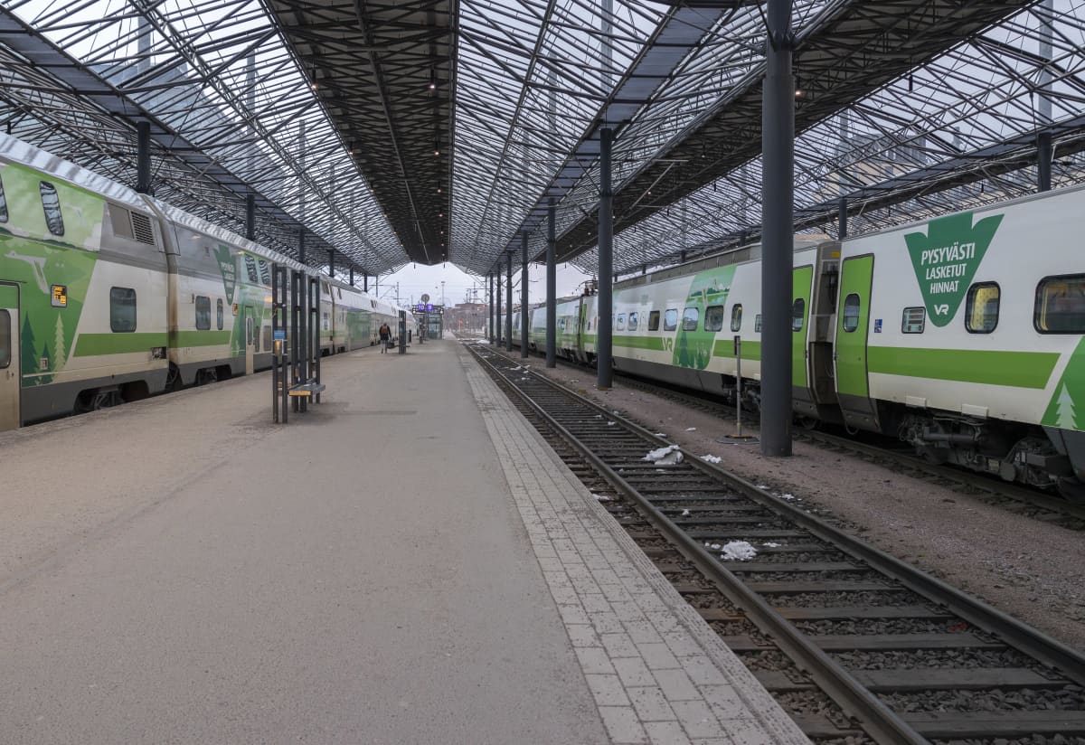 Viimeinen allegrojuna lähti raiteelta 9, kohti tuntematonta varikkoaluetta. Kuvassa näkyy tyhjät raide no.9