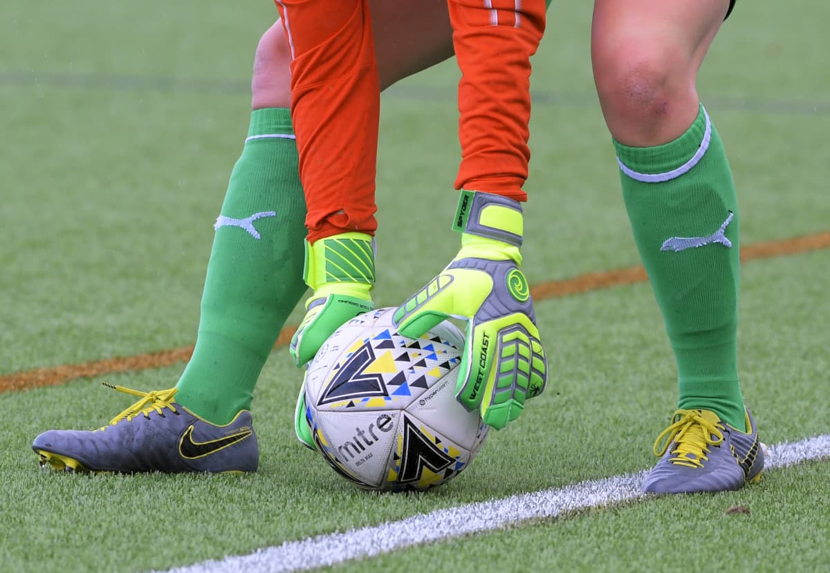 Jalkapallon Pelaajayhdistys Kuutta Pelaajaa On Yritetty Estaa Lahtemasta Pk 35 Vantaasta Liigalisenssin Menettanyt Naisten Mestariseura Kommentoi Kiistoja Yle Urheilu Yle Fi