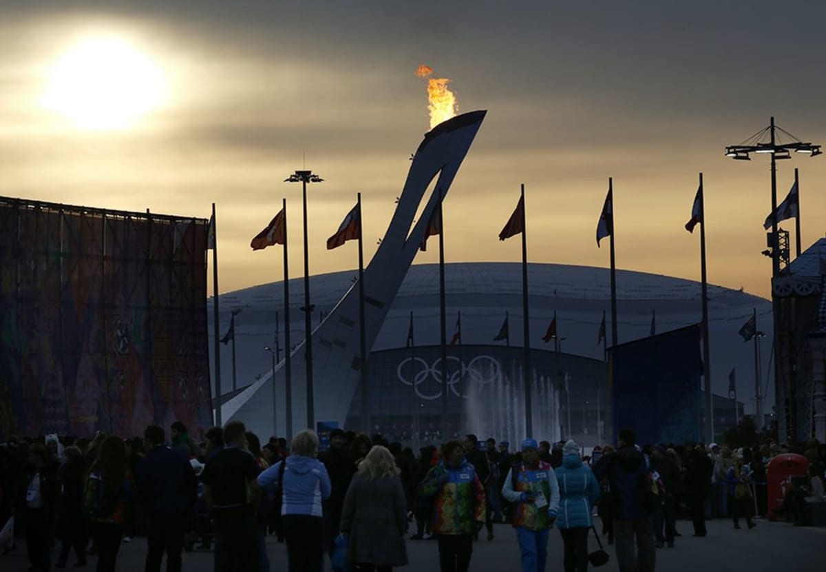 Olympia-kisapuisto ilta-auringossa kisojen päätösviikonloppuna 22. helmikuuta.