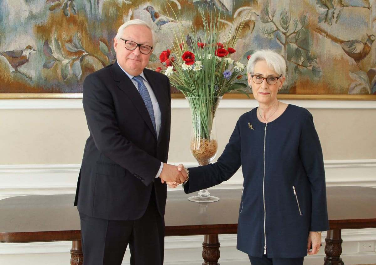 Venäjän apulaisulkoministeri Sergei Rjabkov ja Yhdysvaltain apulaisulkoministeri Wendy Sherman tapasivat syyskuussa Genevessä.