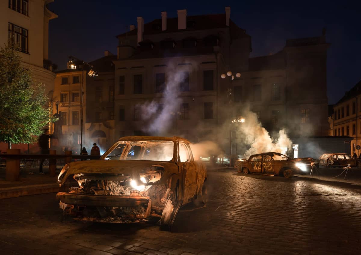 Bomb-damaged Ukrainian cars highlight horrors of war at Helsinki light  festival | News | Yle Uutiset