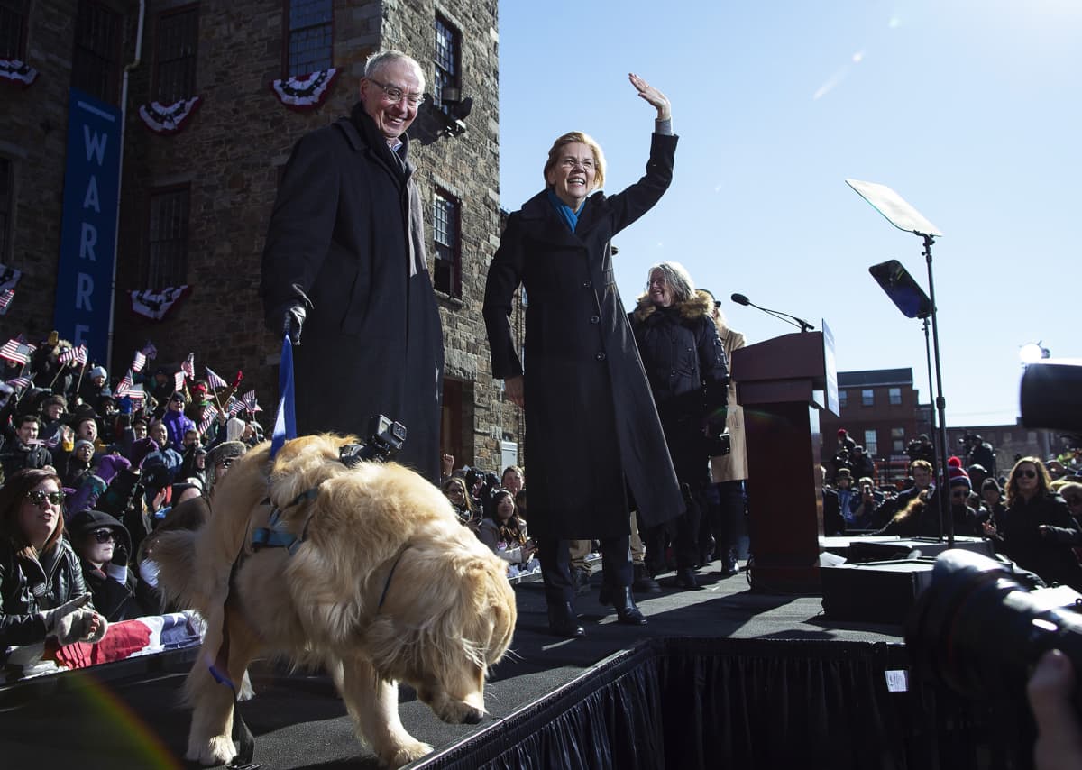 Elizabeth Warren ilmoitti ehdokkuudestaan Lawrencessa helmikuussa 2019.