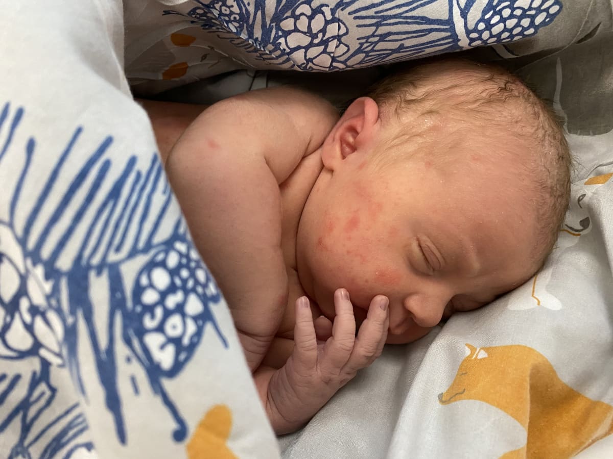 Päijät-Hämeen vuoden 2023 ensimmäinen vauva syntyi Sysmään | Yle Uutiset