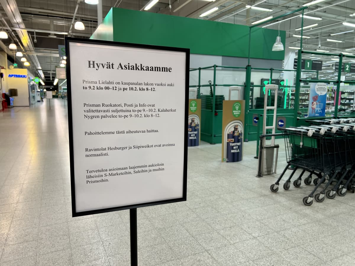 Kaupan lakko lyhentää myymälöiden aukioloaikoja Pirkanmaalla – iso  hypermarket sulkee ovensa jo puoliltapäivin