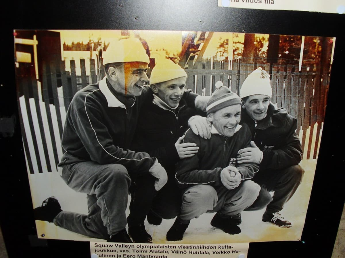 Suomen hiihdon kultajoukkue vuodelta 1960