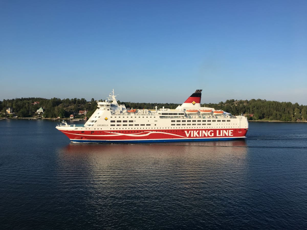 Viking Line ja Silja Line liikennöivät Turun ja Tukholman väliä  huoltovarmuuden varmistamiseksi | Yle Uutiset