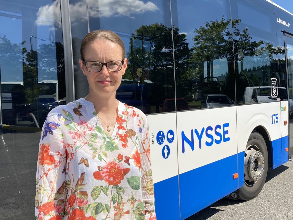 Bussikuskien Taukopaikkaongelma Kuumentaa Tunteita Tampereella Lansilinjojen Varaluottamusmies Siina Tarvitsee Pyoria Sitten Taivasalla