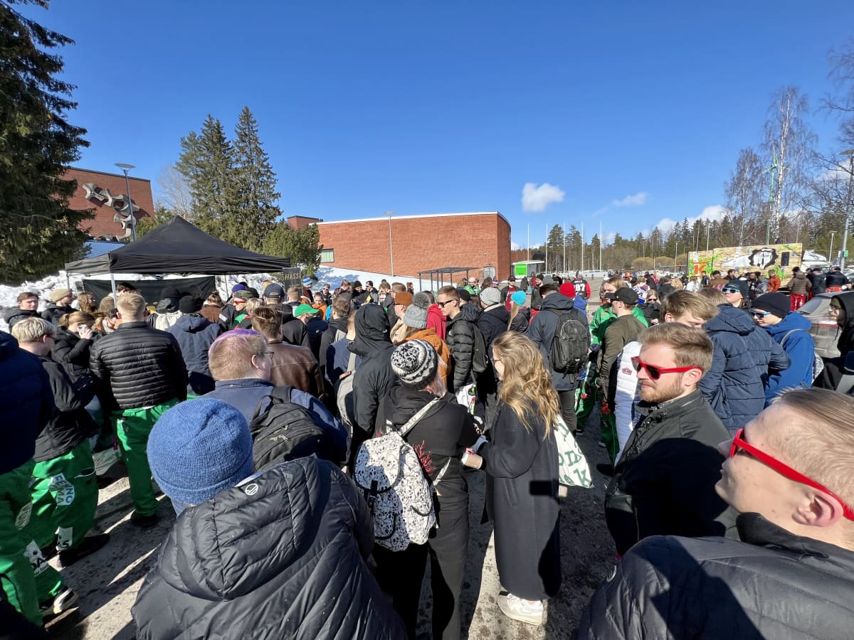 Suomen pisimmät vappubileet alkoivat – opiskelijat juhlivat 32 päivää | Yle  Uutiset