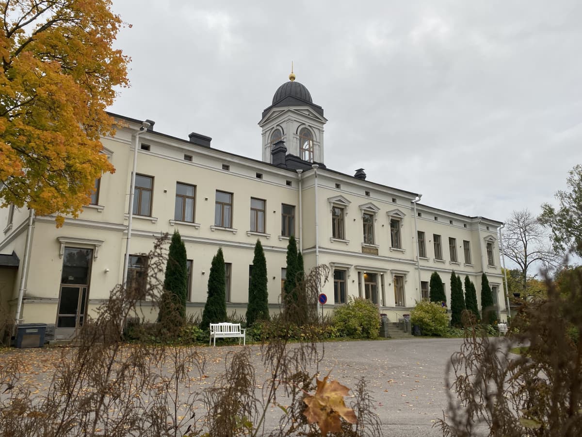 Pitkäniemen sairaalan päärakennus