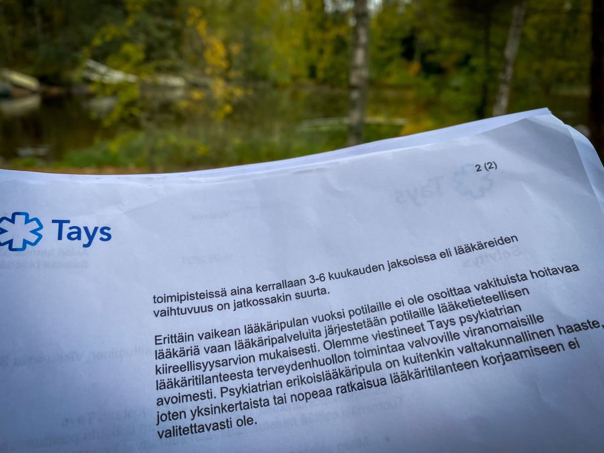 Kuva potilasmuistutukseen tulleesta vastauksesta, jossa kerrotaan lääkäripulasta