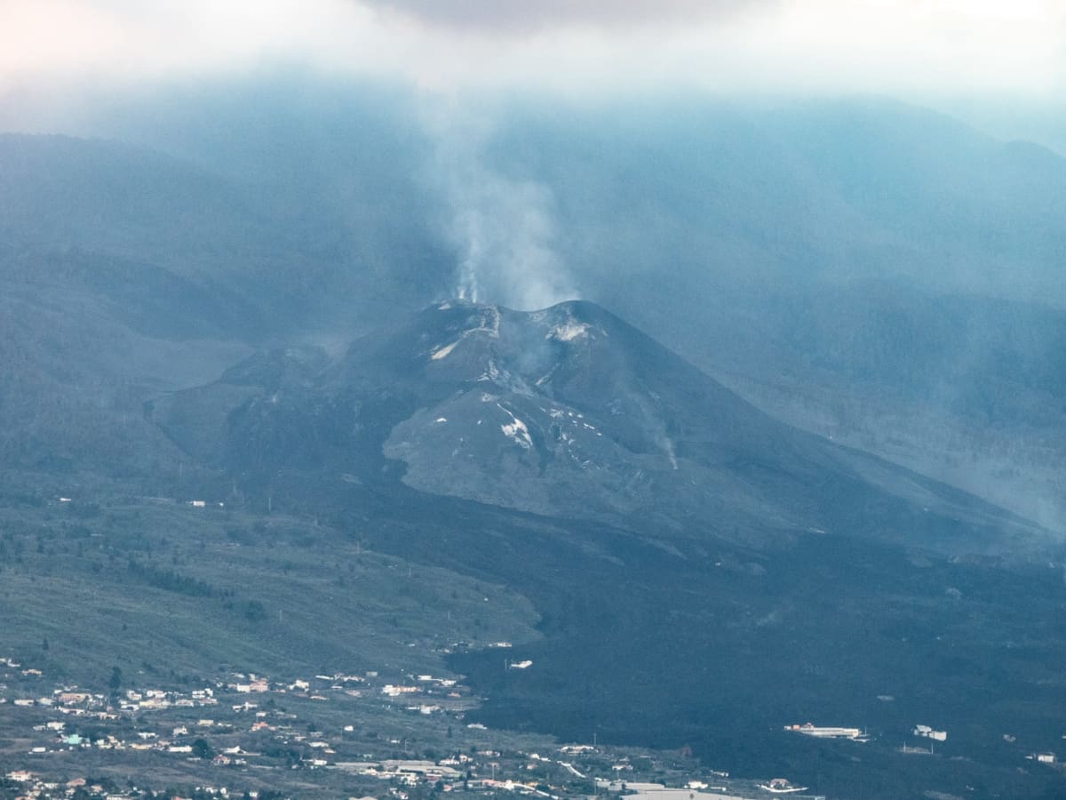 Hiljentynyt tulivuori kuvattuna La Palmalla 17. joulukuuta.