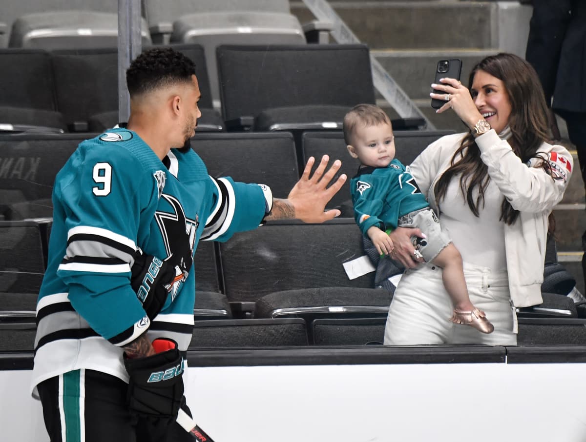 Vaimo syyttää NHL-hyökkääjä Evander Kanen löyvän vetoa ...