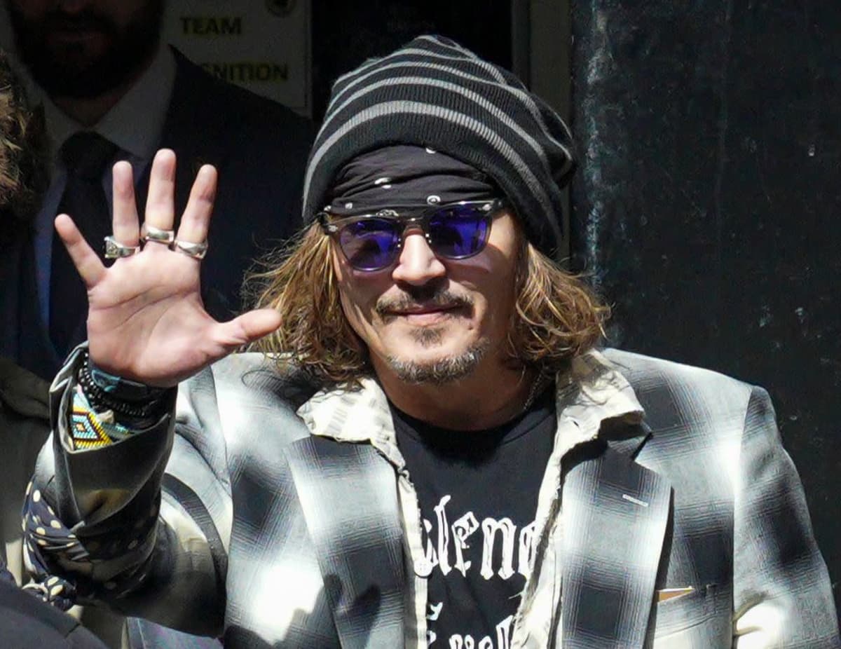 Johnny Depp esiintyy Helsingissä Tampereella |  Uutiset