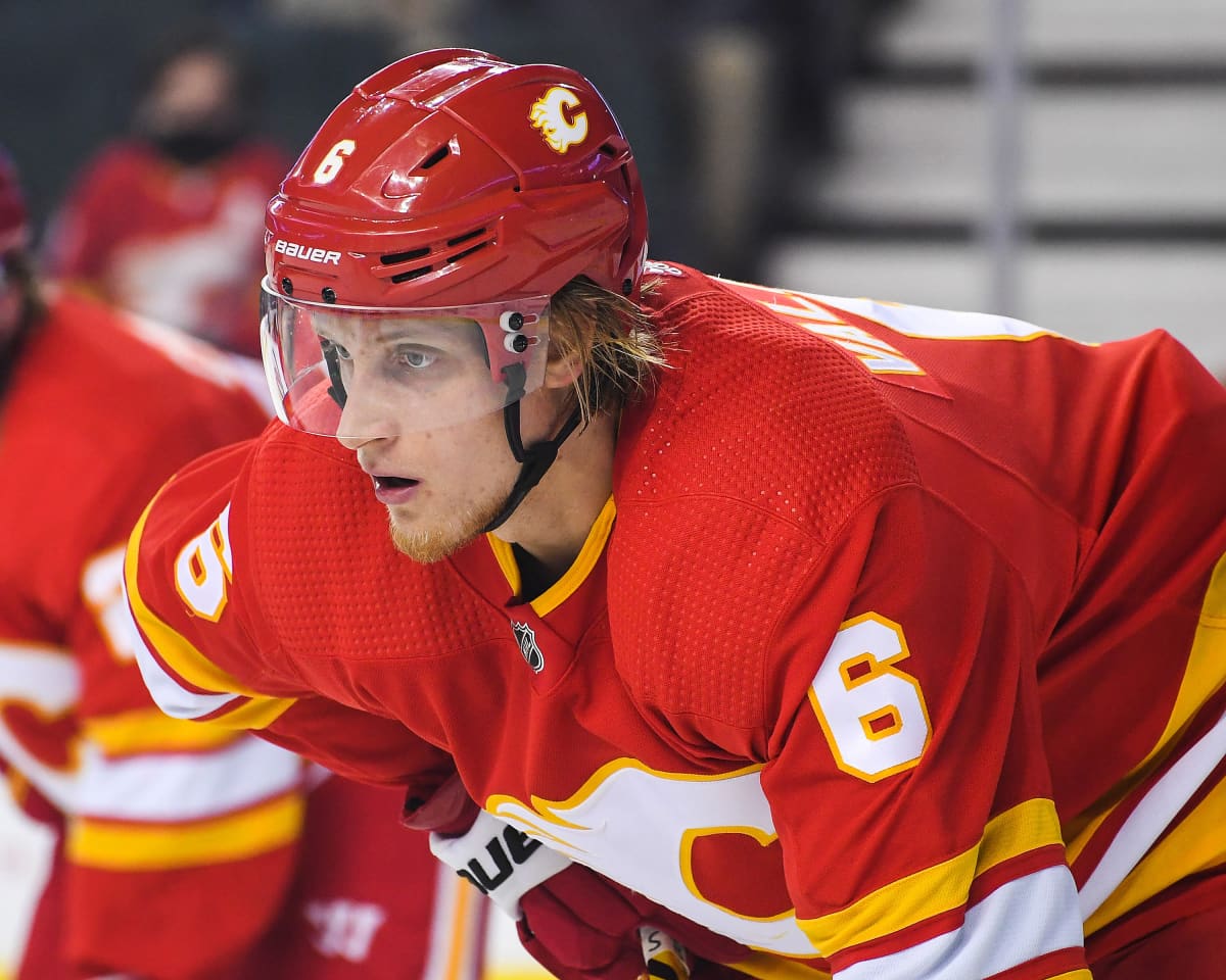 Calgary Flamesin puolustaja Juuso Välimäki.